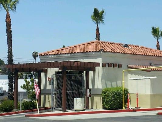 Gas is 20¢ cheaper if you buy a car wash, too.