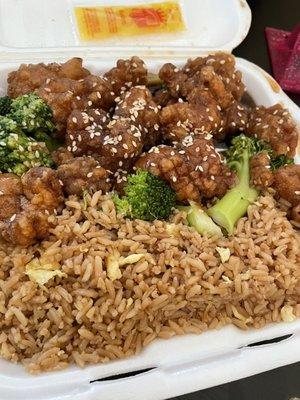 Decent Sesame Chicken lunch special