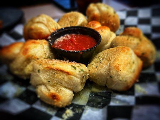 Garlic knots