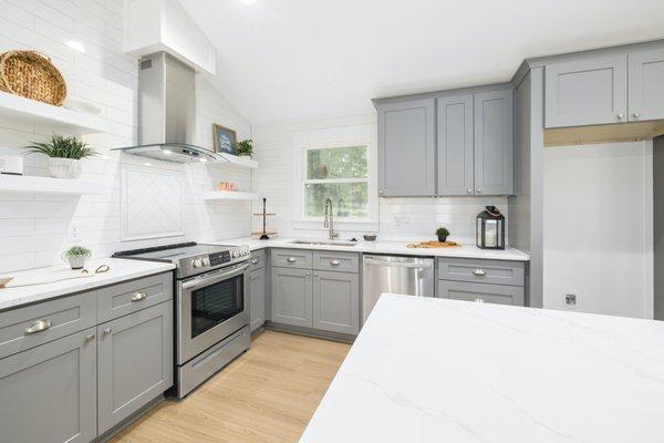 Dove Grey... Beautiful cabinet. Plywood boxes, plywood shelves, solid wood frame and solid wood drawers!