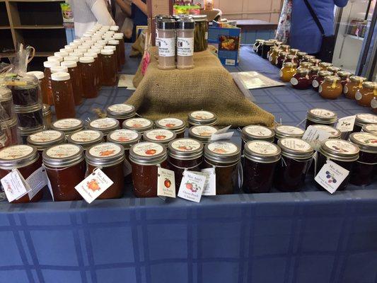 Delicious jams with so many interesting flavors, including mango jalapeño and pear ginger!