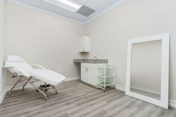 Esthetician Salon Suite