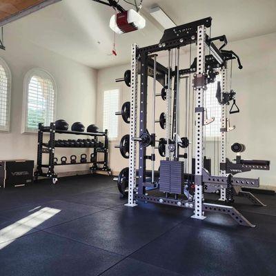 We designed and installed this awesome home gym for a cusotmer in OC area.