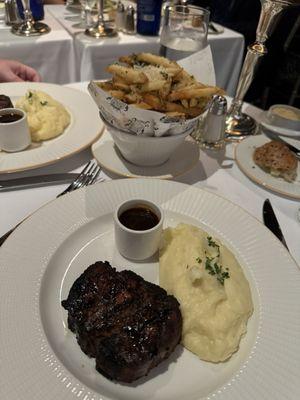 Filet minion and truffle fries