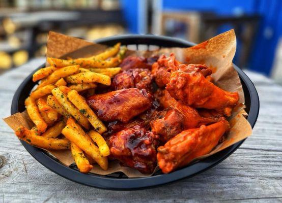 NEW Avenue traditional wings served with fries!