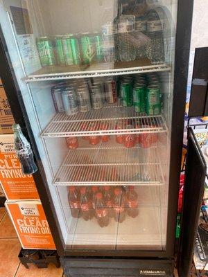 Drink refrigerator