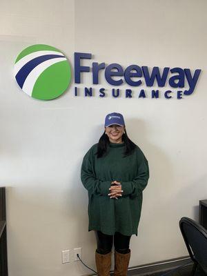 Thenia Menendes is ready to help you start your new auto policy.