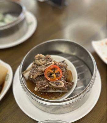 Steamed pork spare ribs