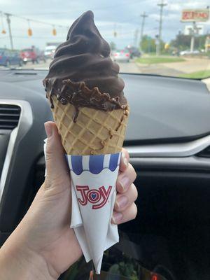 Twist dipped waffle cone