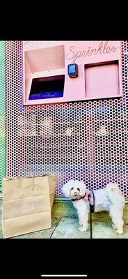 Sprinkles ATM cupcakes dispenser