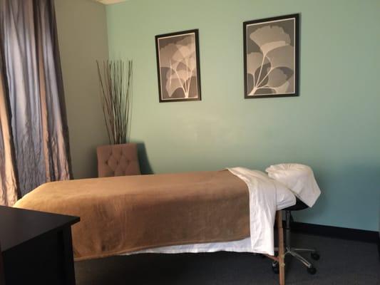 Relax from a hard day of work or get some much needed deep tissue massage from the best massage therapists in Downtown Seattle.