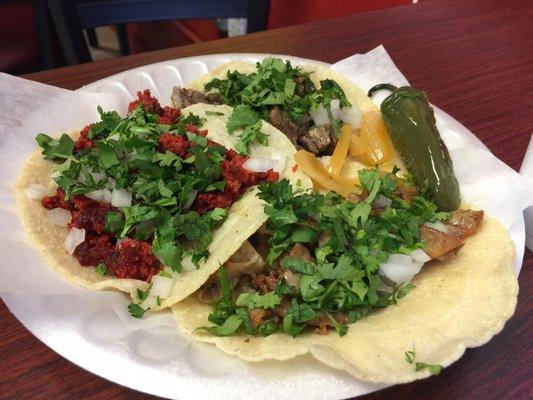 Chorizo, tripas, lengua tacos