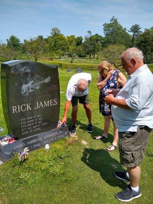 We took our visiting MI fam' to stroll through Forest Lawn. We found Millard Fillmore and Rick James!