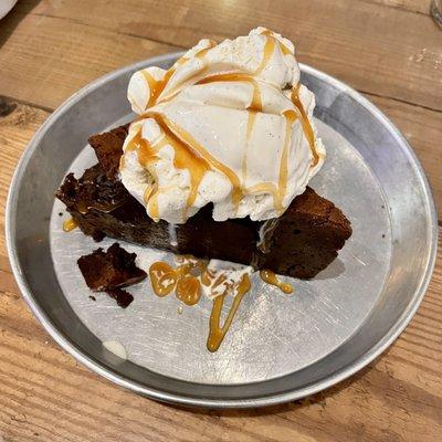 Brownie with vanilla ice cream