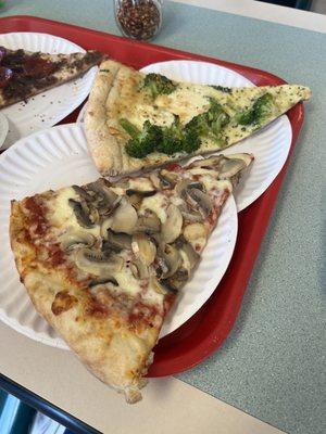 Broccoli, Ricotta, and Garlic Pizza Mushroom Pizza