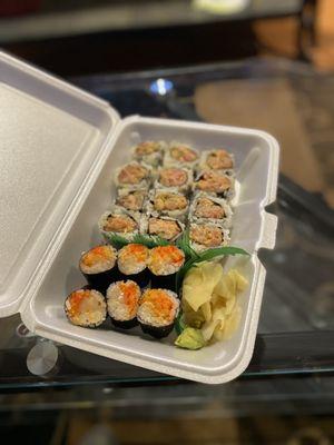 Spicy scallop and spicy yellowtail rolls