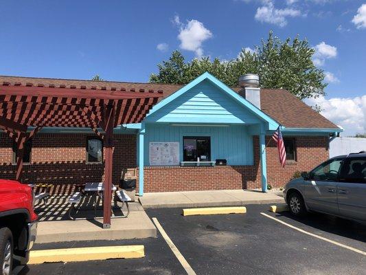 South Pole Drive in also has a sit down area inside that is comfortable & air condition, perfect for hot summer days.