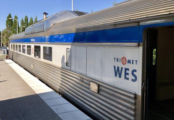 WES Budd RDC rail car awaiting departure at the Beaverton Transit Center