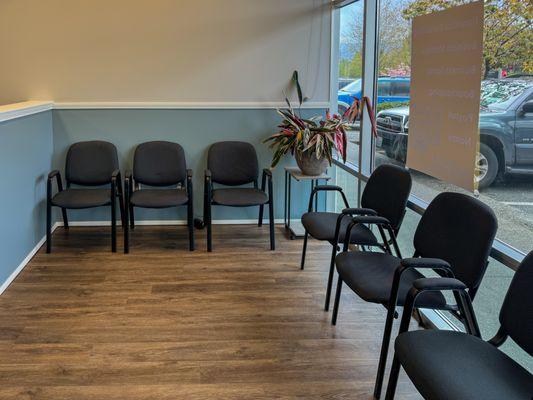 Waiting area for clients of Your Local Bookkeeper in Monroe.