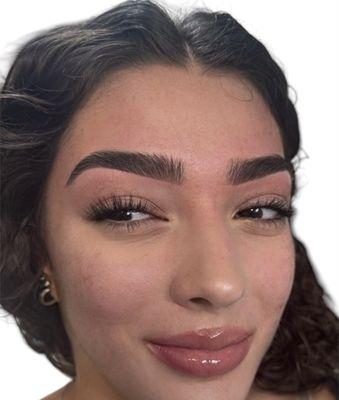 Thick brows shaped