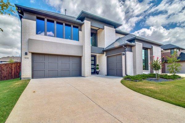 Modern home in Frisco