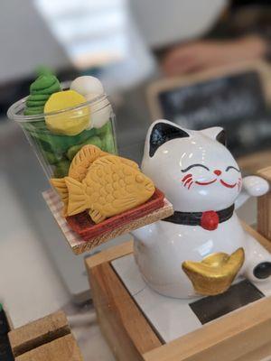 Matcha & taiyaki cat statue