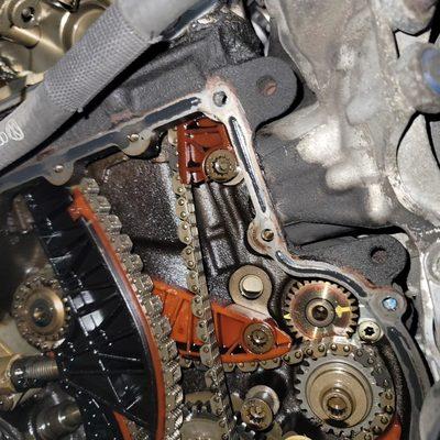 Broken timing guides on timing chain system