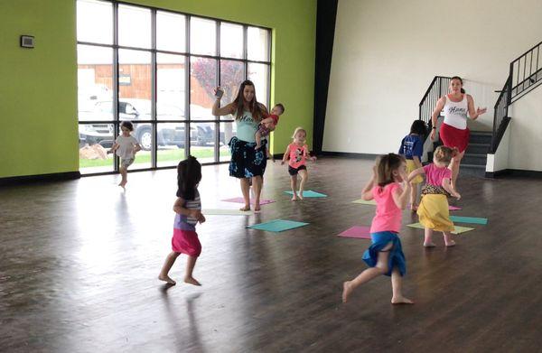 Lineah & Tara teach our Mini Keiki's Class on Mondays!