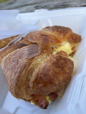 Bacon, egg and cheese croissant