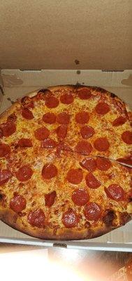 Medium Pepperoni pizza with light cheese