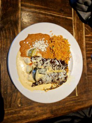 Mole enchiladas