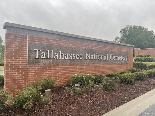 Sign saying Tallahassee national cemetery