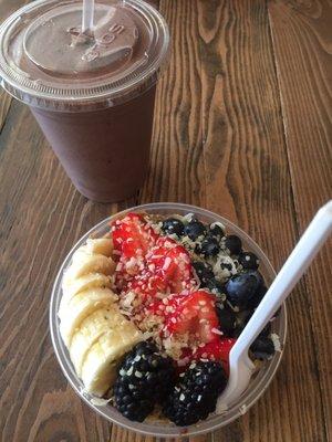 Super Human super smoothie and TheBomb.com açaí bowl