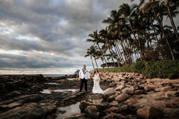 Wedding Portraits at Lanikuhona - Wedding Photography by HNL Studios www.hnlstudios.com