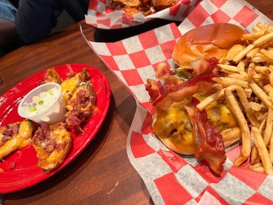 Tried the Loaded Potato Skins and they were amazing !