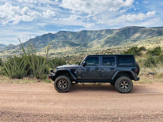 2.5" Teraflex Lift on 2018 JLUR