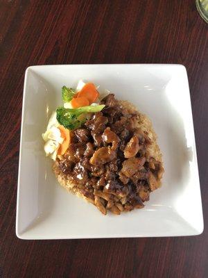 Grill Chicken and beef with rice and mix veggies