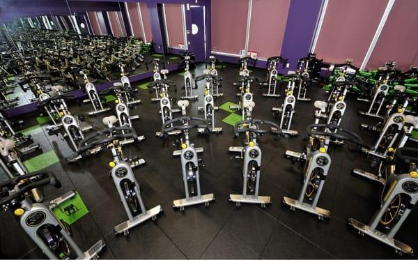 The SpinBin room. 30 LIVESTRONG Indoor Cycling Bikes