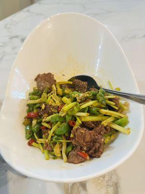 B9. Sautéed Beef Country Style 家乡富贵小炒牛