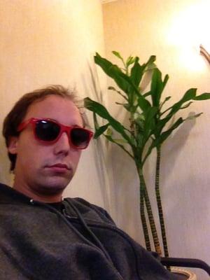 Me just chillen in their dope waiting room. Look at this bamboo or whatever.