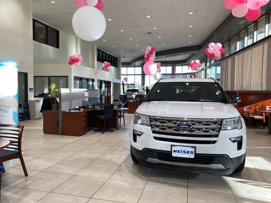 Heiser Ford Lincoln Showroom; 2021 Ford Explorer