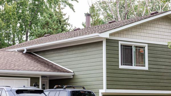 North Lake Construction specializes in gutter installation and gutter repair services.