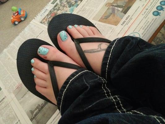 Yes, those are tiny crosses all over my toes