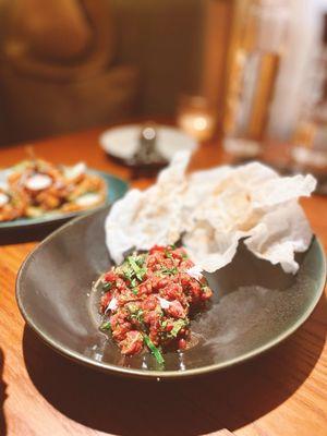 Rice cracker with beef tartare