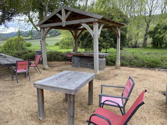 Tasting and picnic area