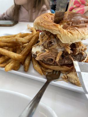 Norman burger and fries, big portion!