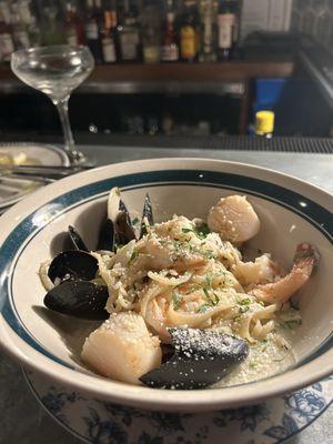 Seafood linguine