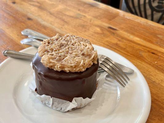 German Chocolate Cake (cold)