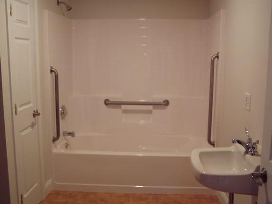 6 foot tub and shower w/handicap grab bars