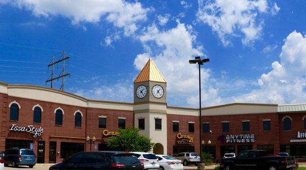 Clocktower/corner space available 12/01/2018- 5,500 square feet of space!